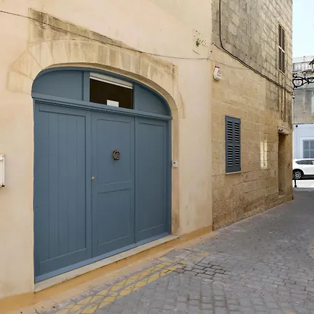 Апартаменты Charming 1br Maisonette In The Heart Of Balzan