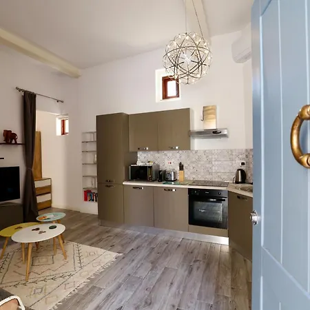 Charming 1br Maisonette In The Heart Of *